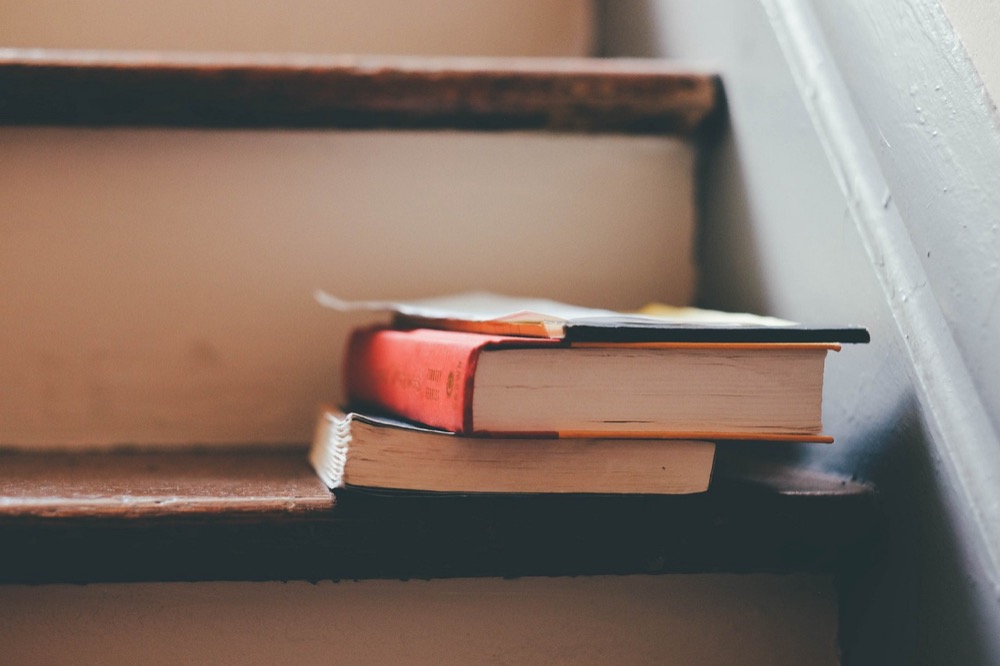 A student reading a passage and taking notes - free verbal reasoning practice